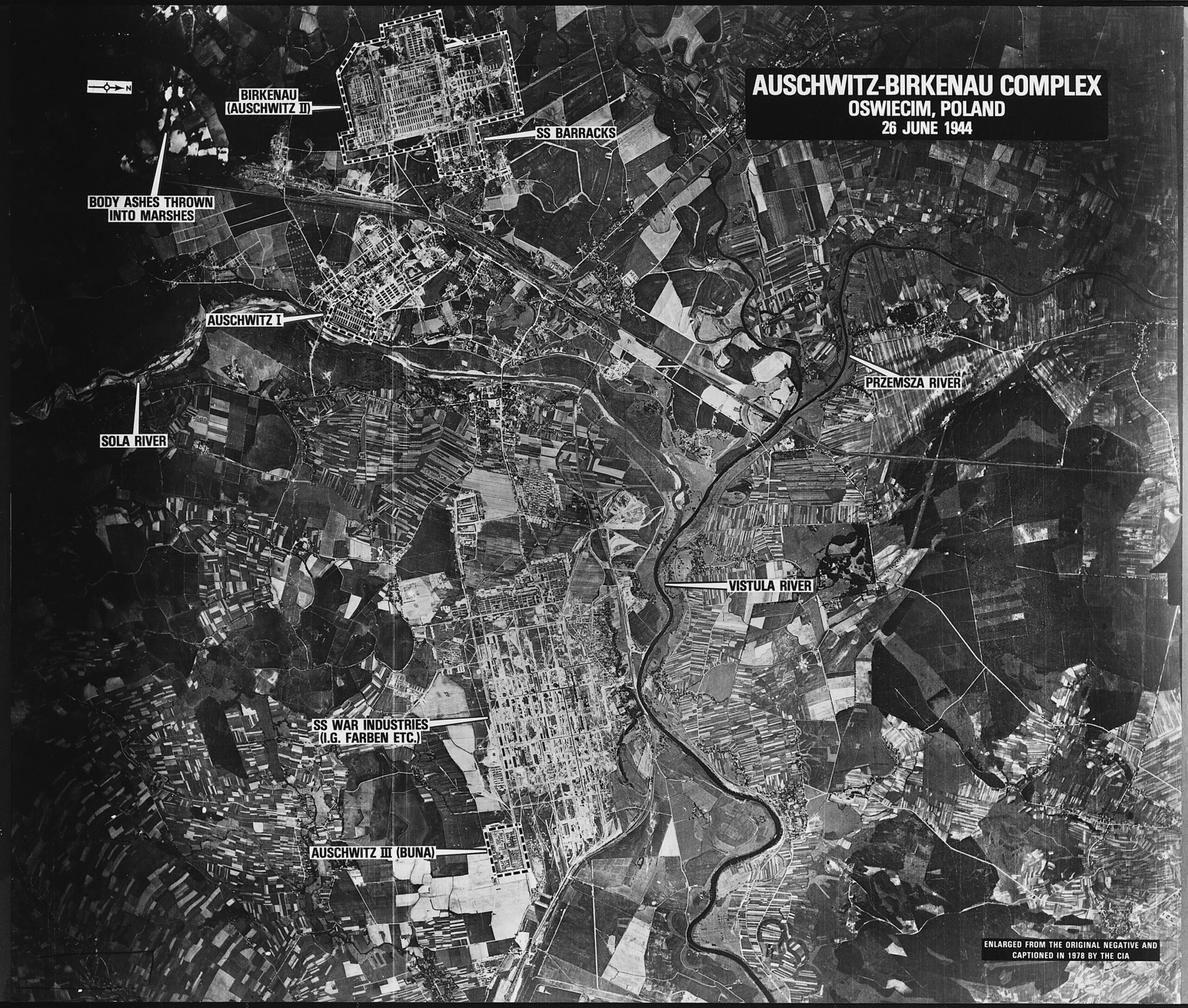 Fotografía aérea aliada del complejo de Auschwitz-Birkenau tomada en 1944