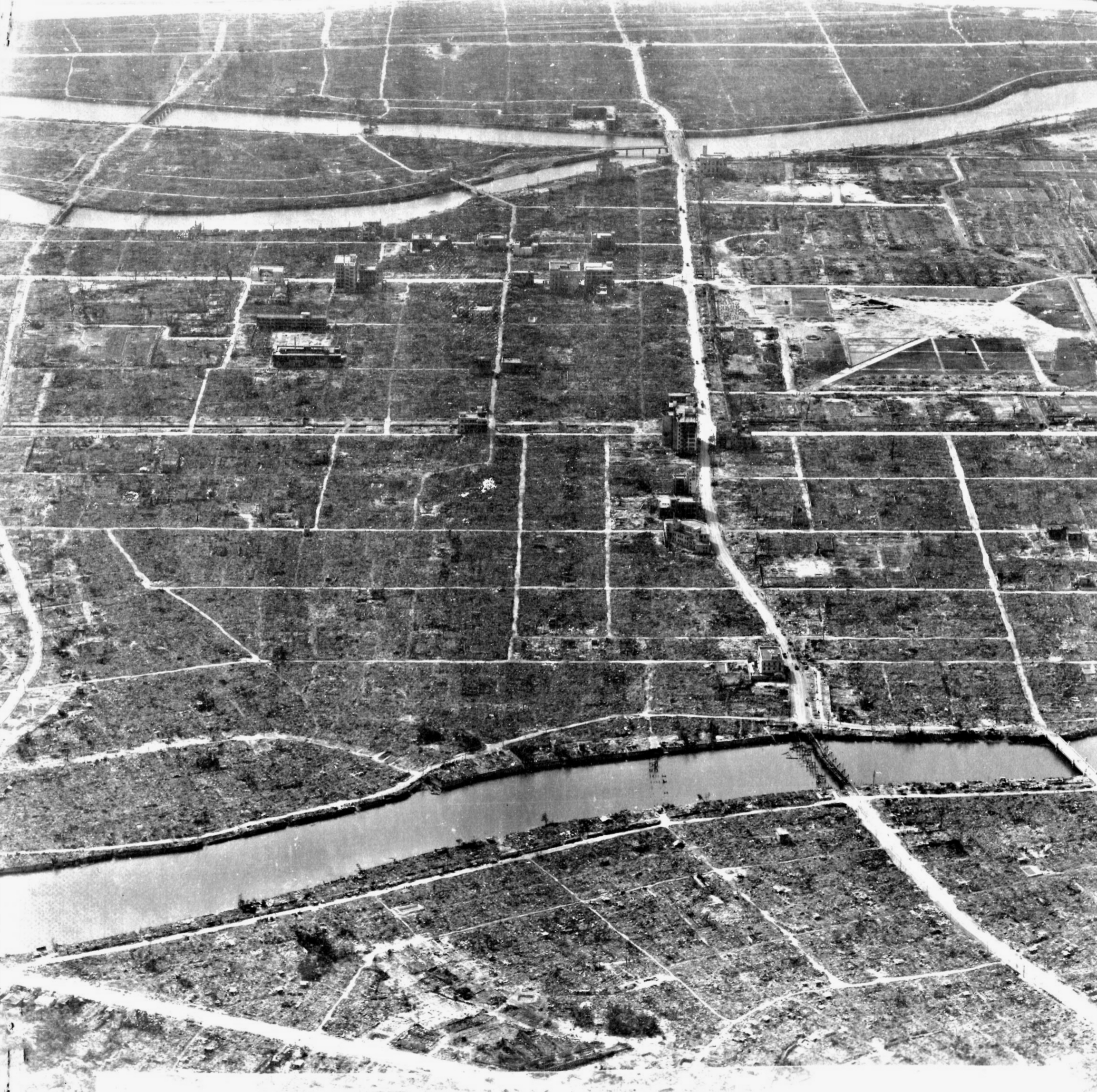Ruinas de Hiroshima tras el lanzamiento de la bomba atómica en agosto de 1945