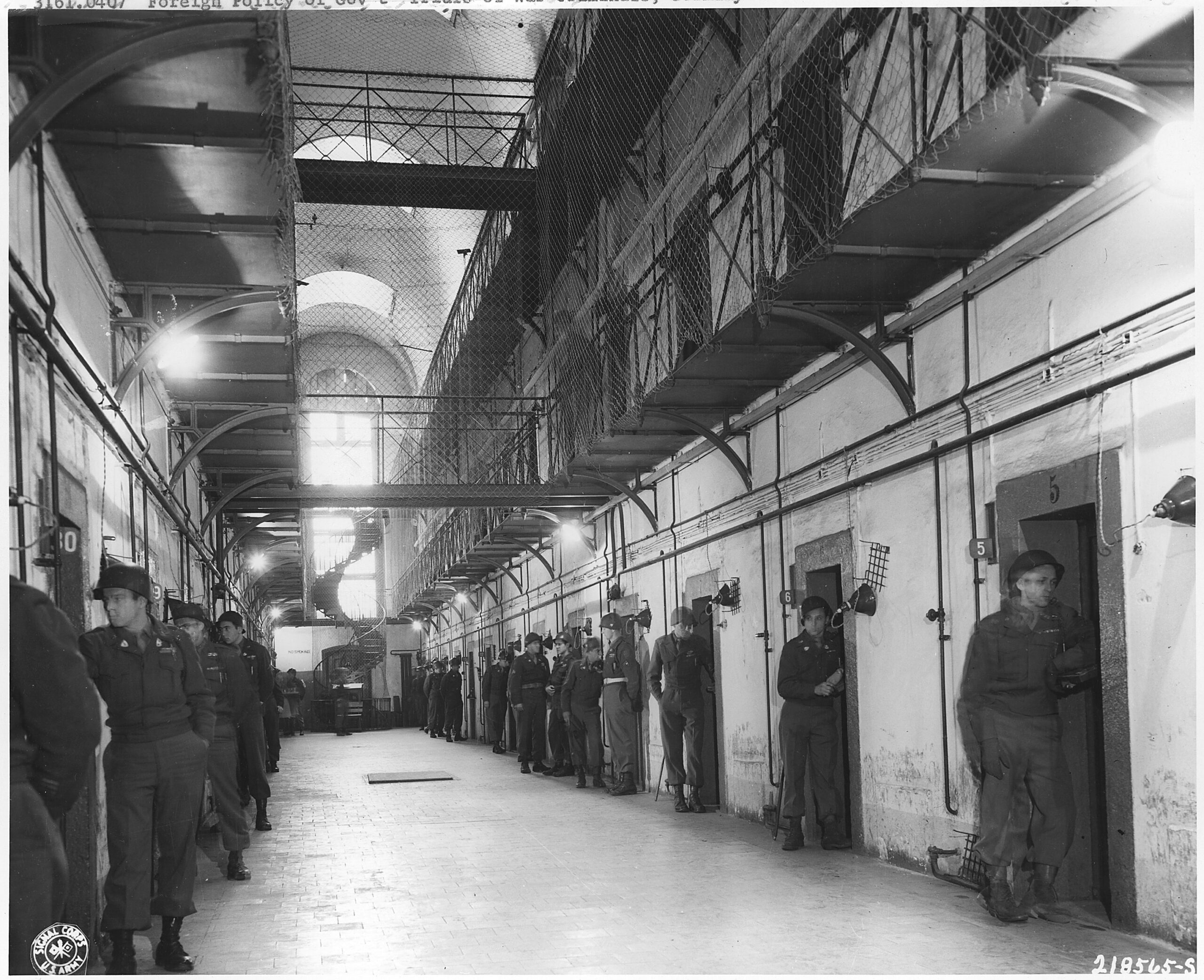 Los acusados en el banquillo durante los Juicios de Núremberg, 1945-1946