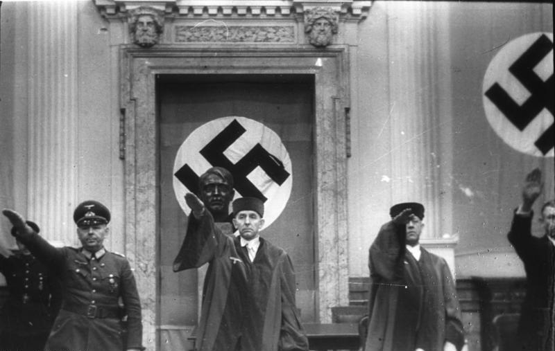 El Tribunal del Pueblo presidido por Roland Freisler en 1944
